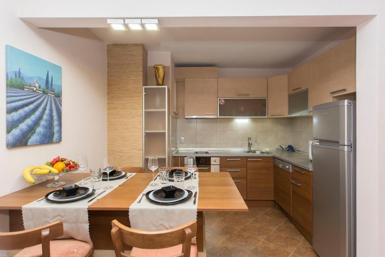 Sofia Central Hotel Apartments Bagian luar foto