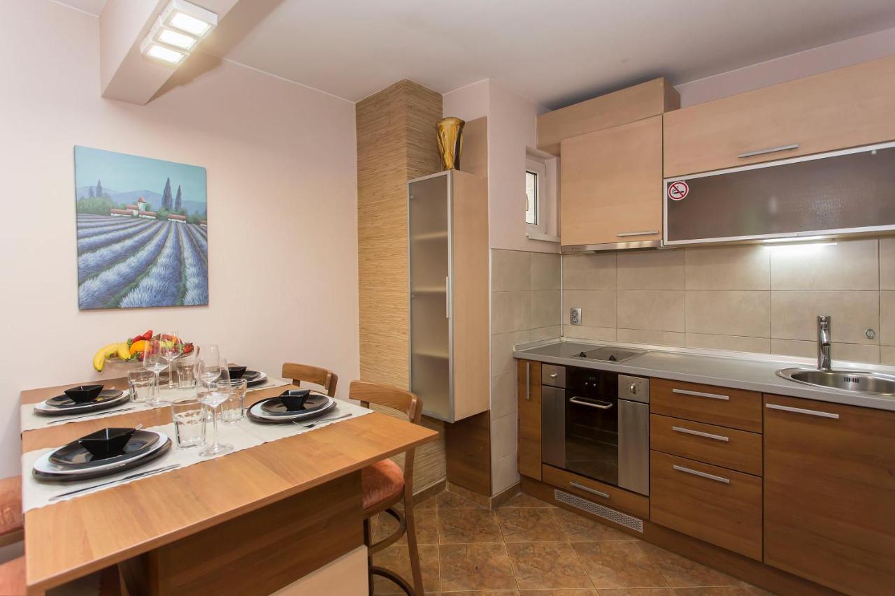 Sofia Central Hotel Apartments Bagian luar foto